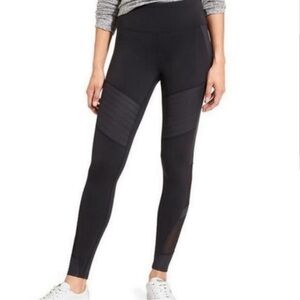Athleta Women's High Rise Powerful Gleam Tight Black Size M